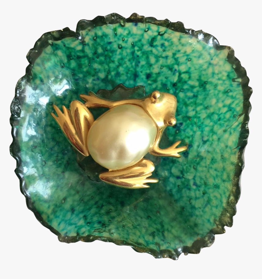 This Pearl Belly Frog Lounges On A Large Lily Pad Ready - Ring, HD Png Download