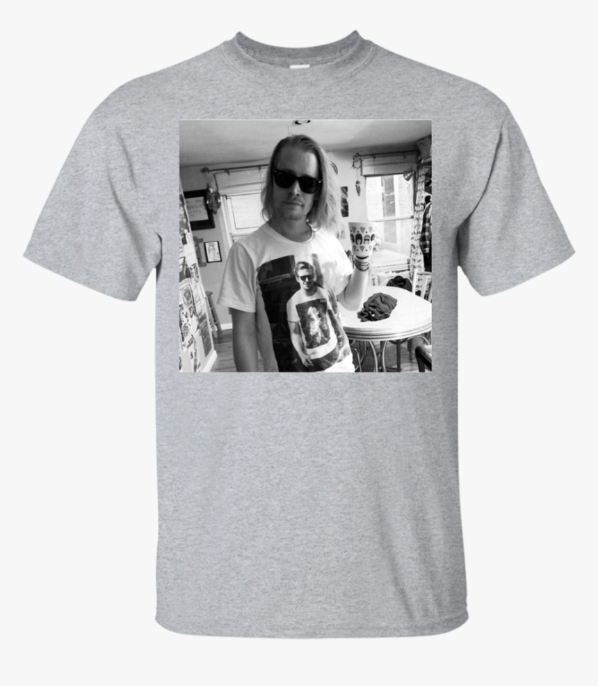 Macaulay Culkin Men Wearing Ryan Gosling T-shirt, HD Png Download