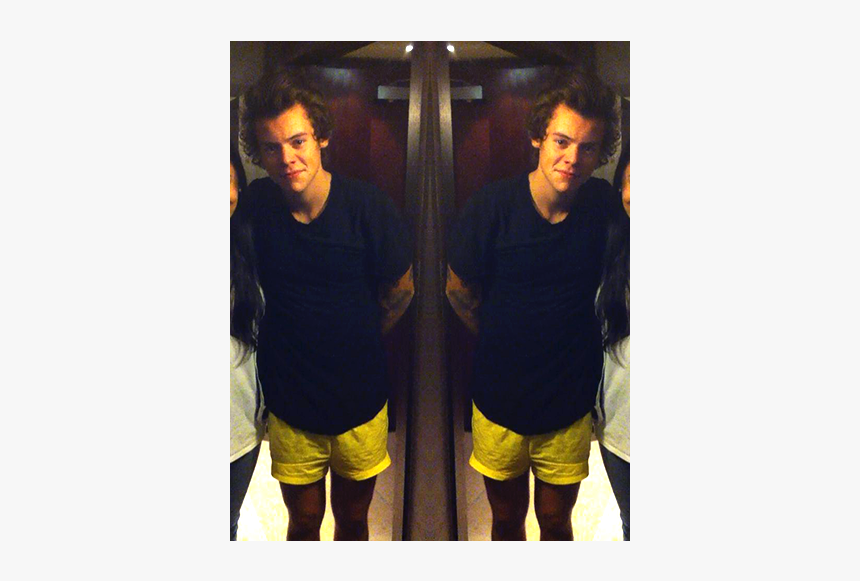 Harry Styles Yellow Shorts Fan, HD Png Download