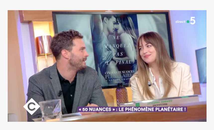 Jamie Dornan Regard Dakota Johnson, HD Png Download