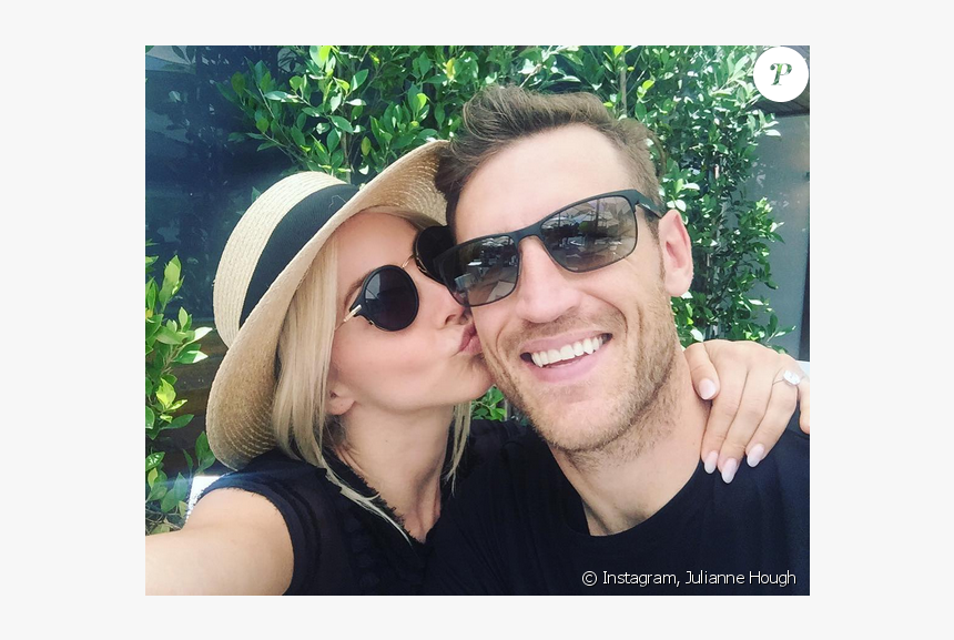 Julianne Hough Kissing A Cheek, HD Png Download