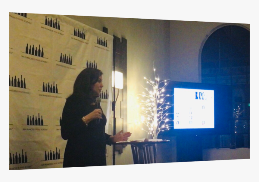Deborah Farone Of Farone Advisors Presents At Bubbles, - Building, HD Png Download