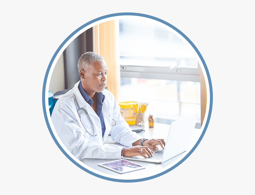 Picture Of A Medical Professional On A Laptop - โรงเรียน เตรียม อุดมศึกษา น้อม เกล้า, HD Png Download