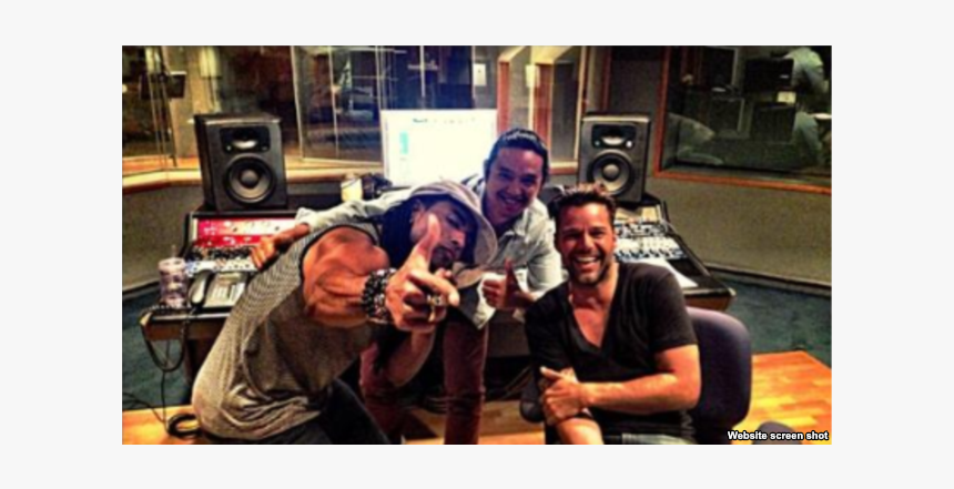Yotuel De Orishas Graba Junto A Ricky Martin Y Filmará - Rayito Y Ricky Martin, HD Png Download