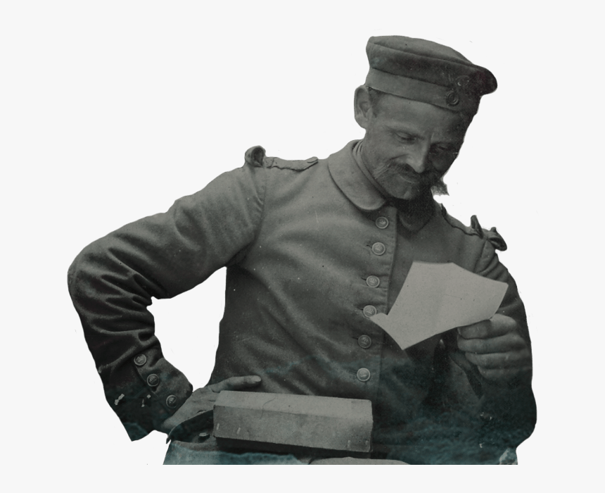 German Soldier Reading A Letter - Germansoldier Png, Transparent Png